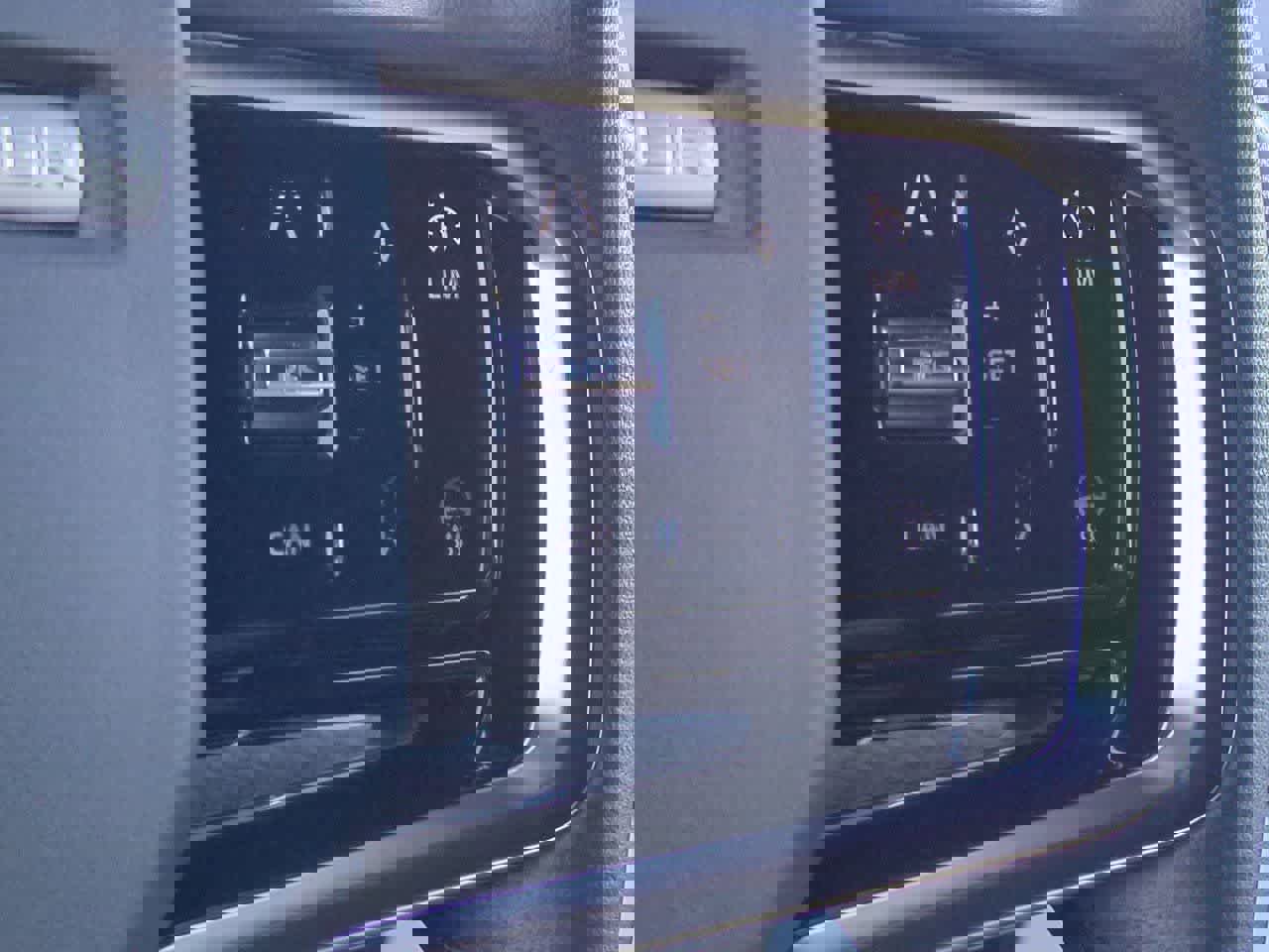 Used 2023 Land Rover Range Rover Evoque S image 24