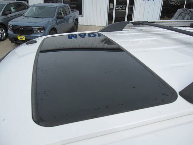 Used 2016 Ford Expedition Limited AWD/4WD image 10