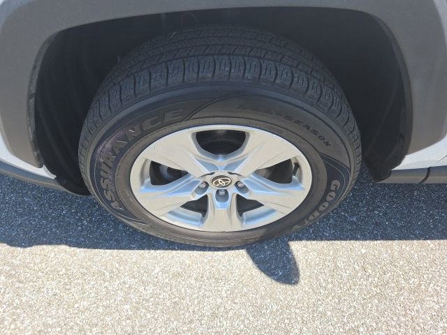 Used 2021 Toyota RAV4 XLE w/ XLE Grade Weather Package AWD/4WD image 13