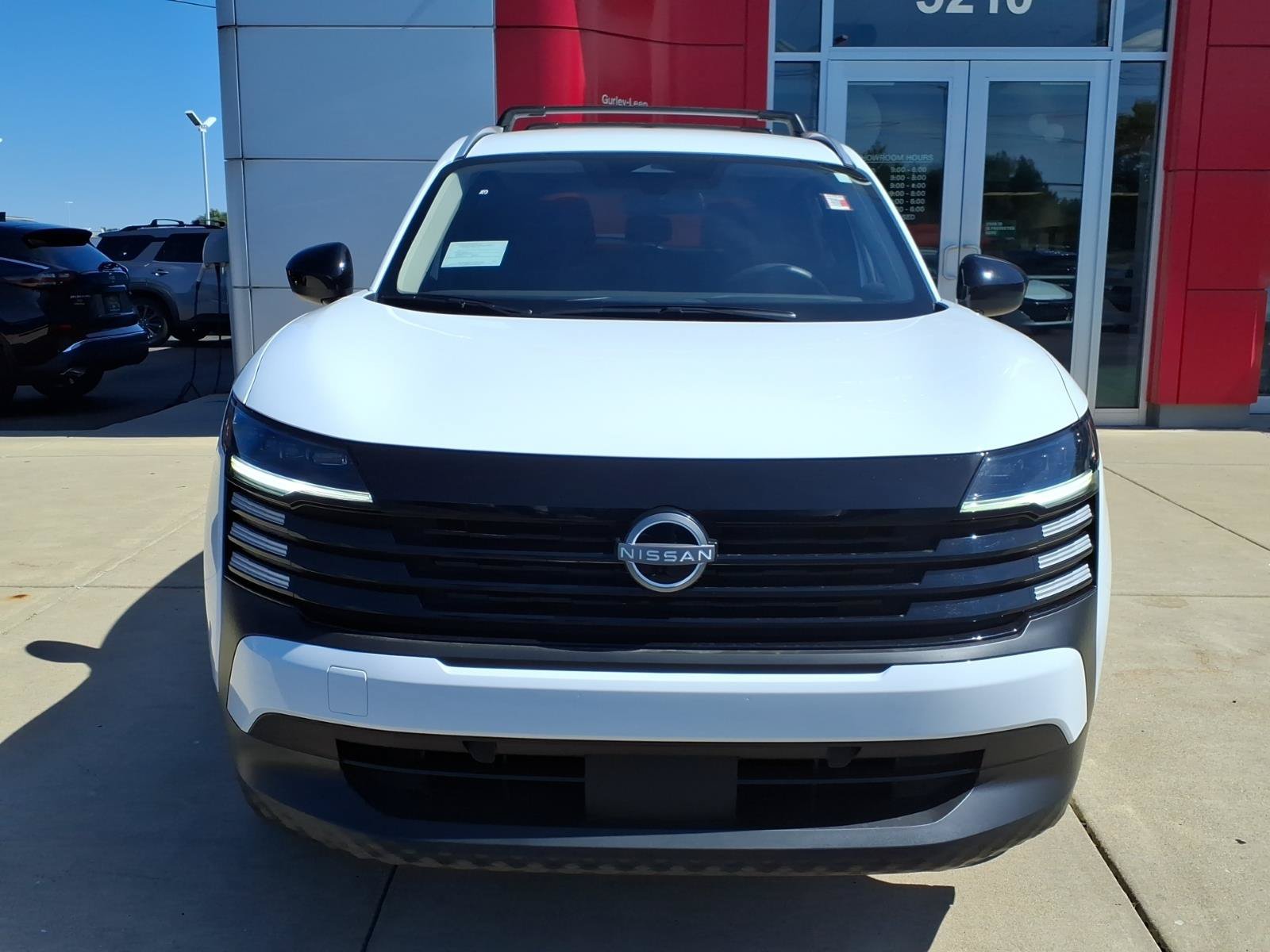 New 2027 Nissan Kicks SV AWD/4WD image 2