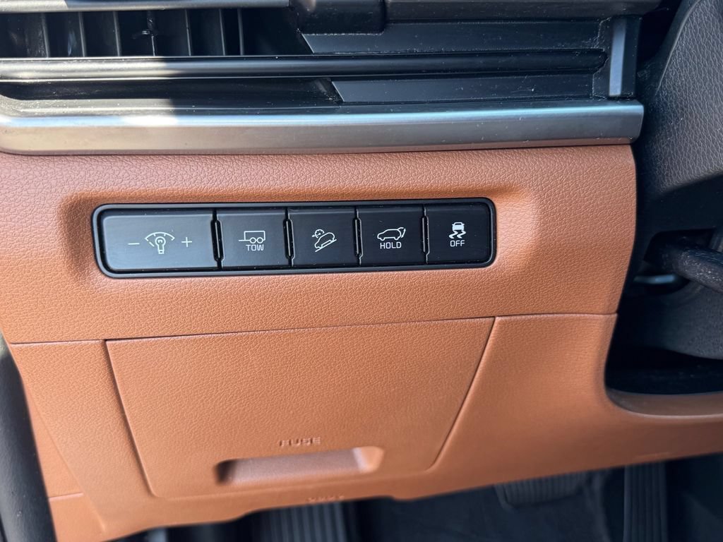 Used 2024 Kia Telluride AWD image 19