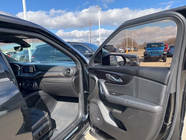 Used 2019 Chevrolet Blazer Premier w/ Driver Confidence II Package AWD/4WD image 16