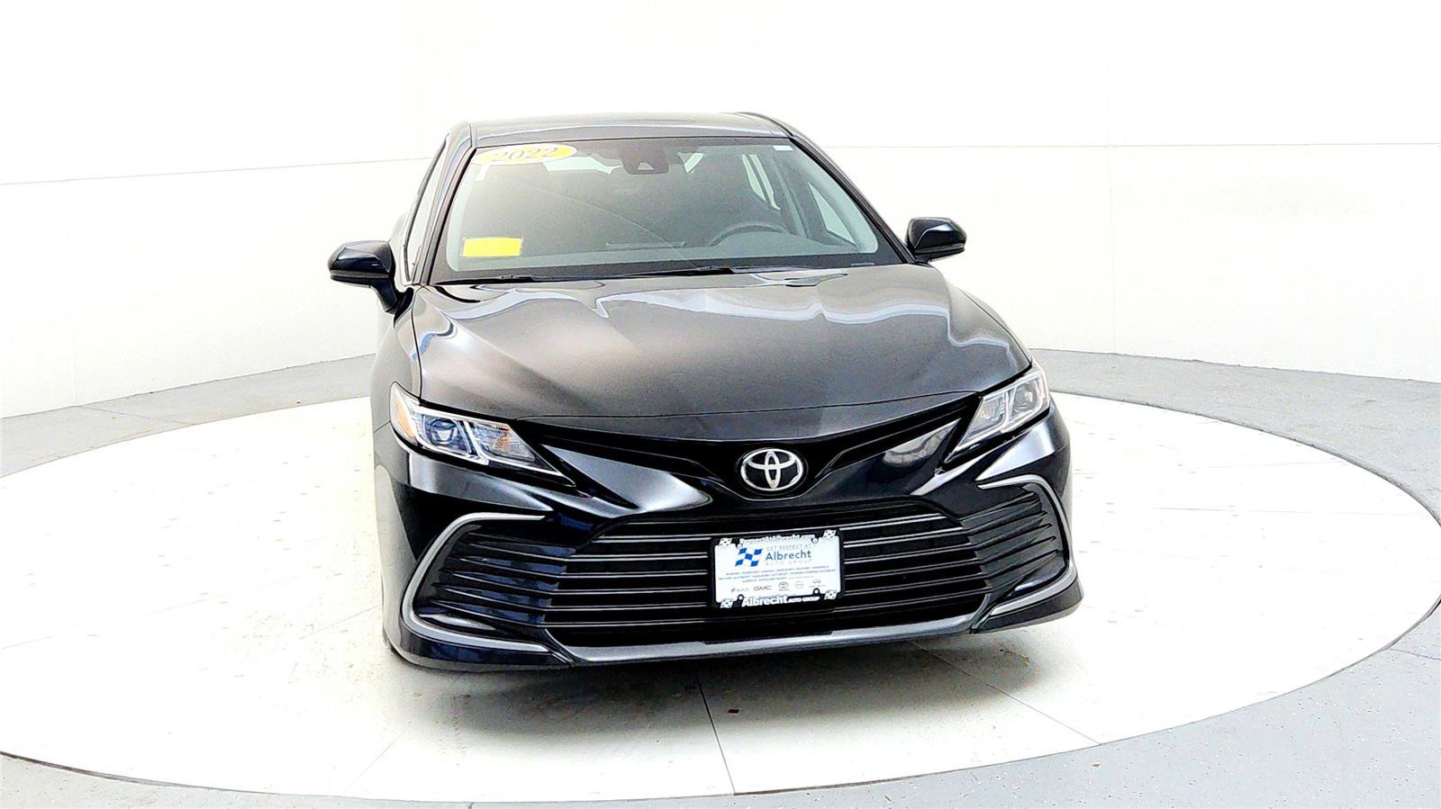 Used 2022 Toyota Camry LE image 8
