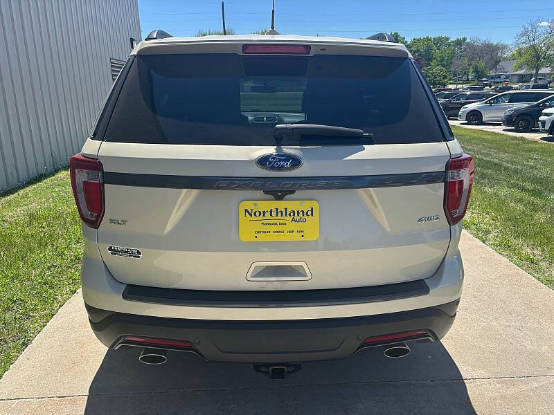 Used 2018 Ford Explorer XLT w/ Equipment Group 202A AWD/4WD image 4