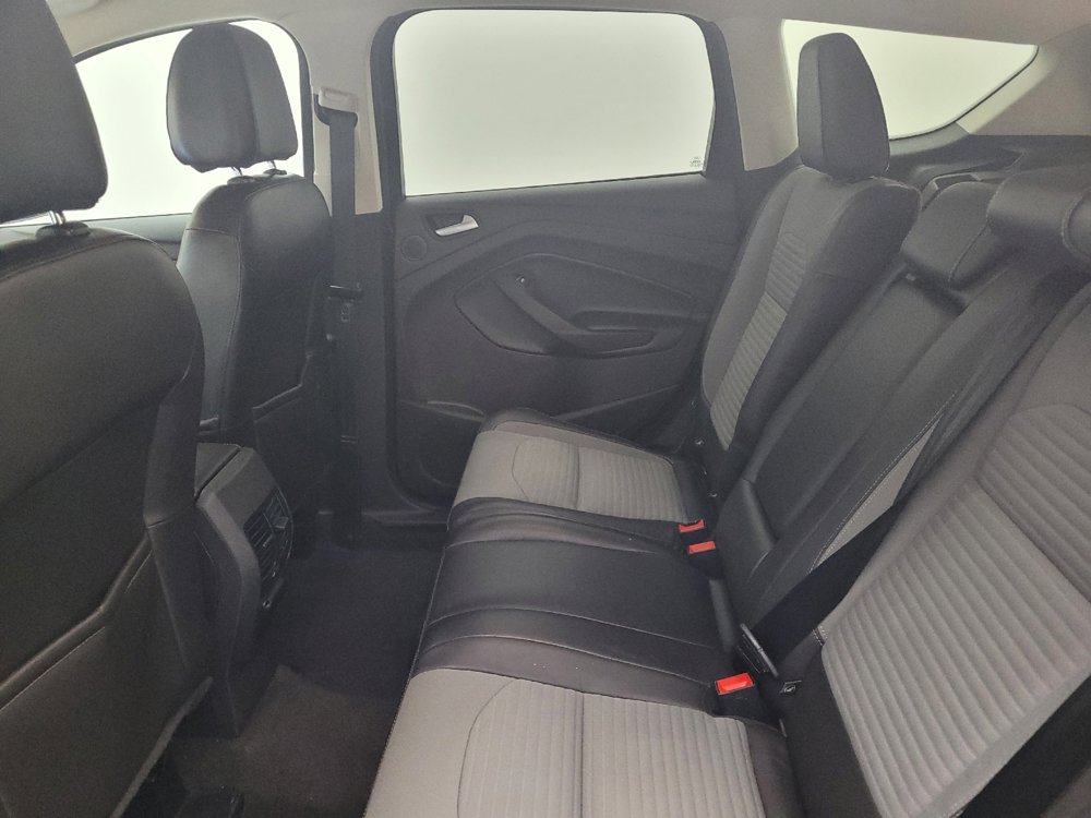 Used 2017 Ford Escape SE w/ Equipment Group 201A AWD/4WD image 18