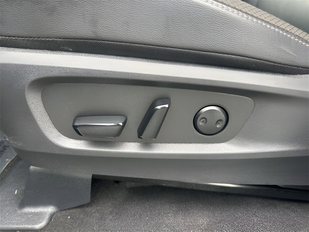 Used 2025 Nissan Pathfinder SL image 10