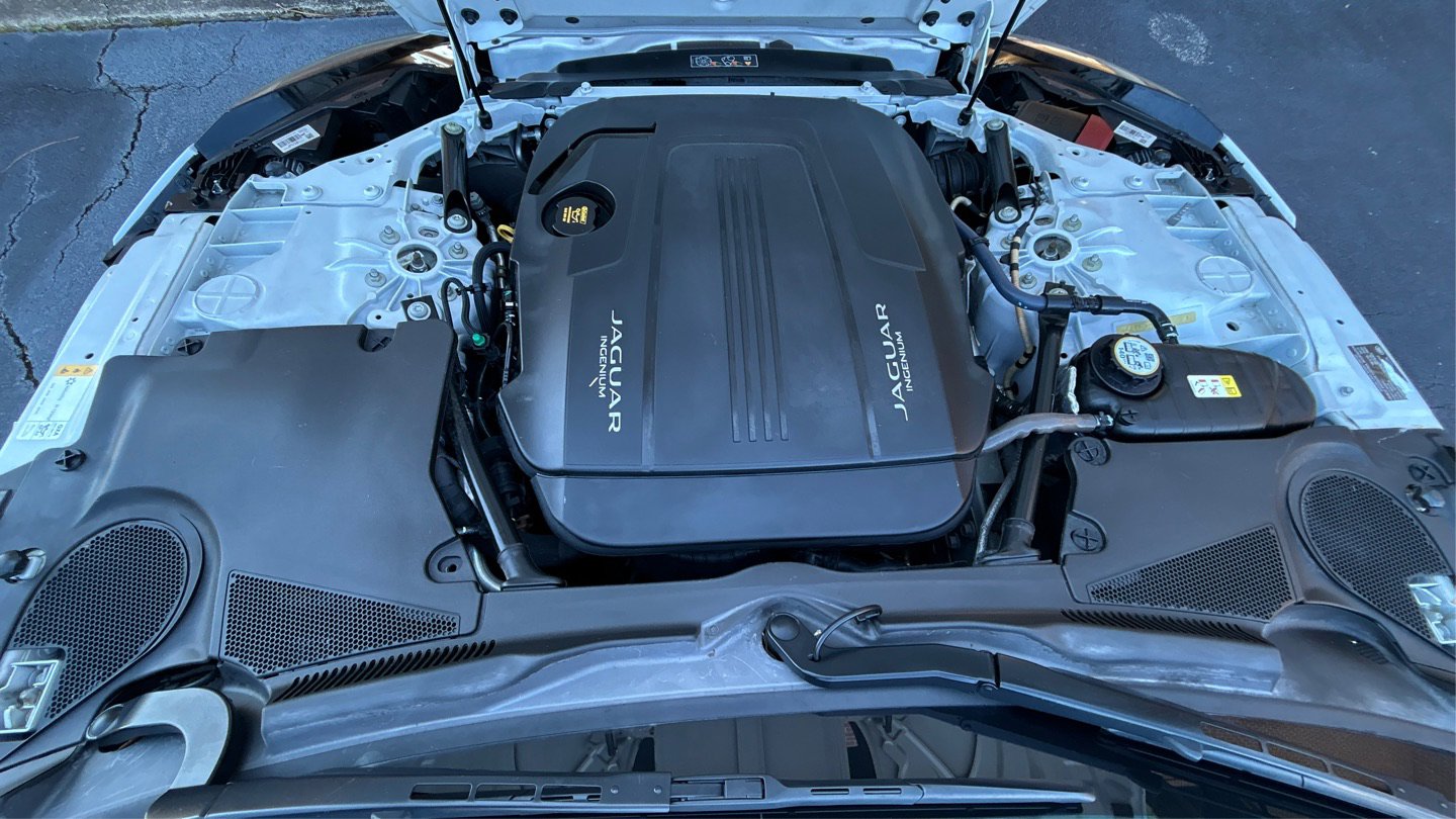 Used 2020 Jaguar F-TYPE Convertible image 9