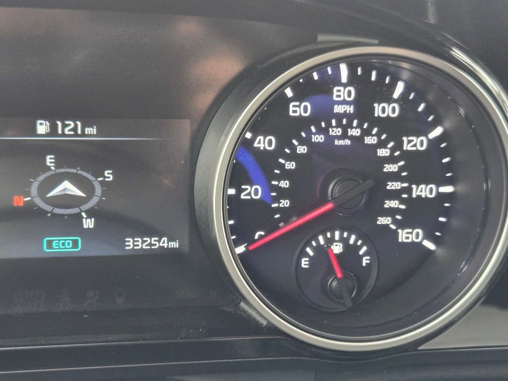 Used 2023 Kia Carnival EX image 20