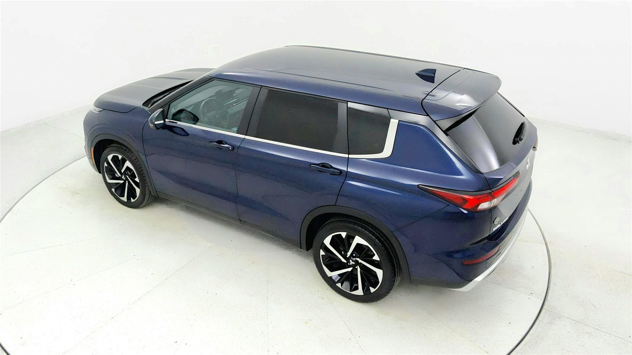 Used 2024 Mitsubishi Outlander FWD image 15