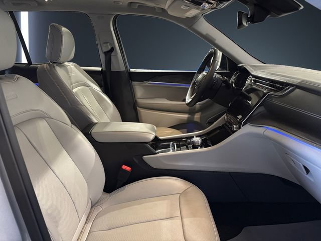 Used 2022 Jeep Grand Cherokee Overland image 15