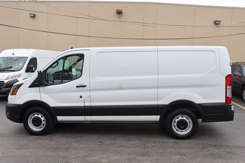 Used 2025 Ford Transit 150 Low Roof RWD image 4