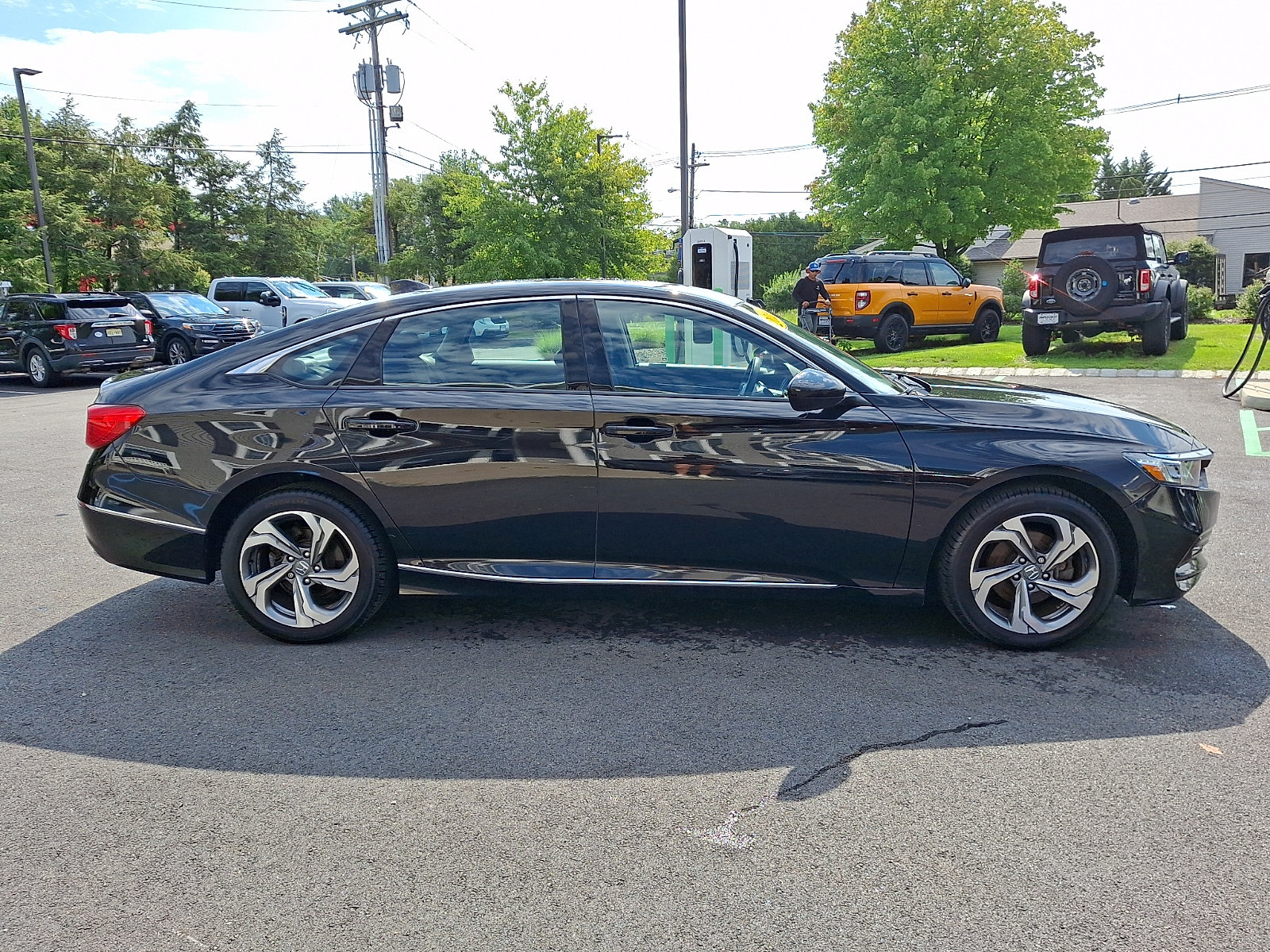 Used 2019 Honda Accord EX image 4