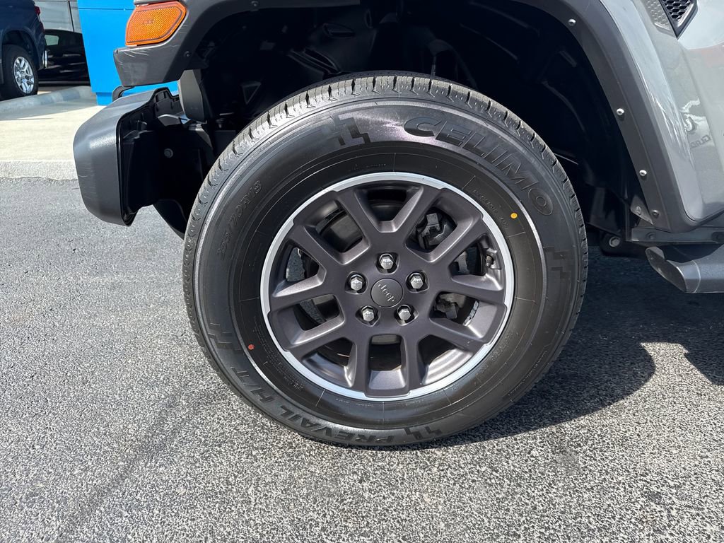 Used 2023 Jeep Gladiator Overland image 29