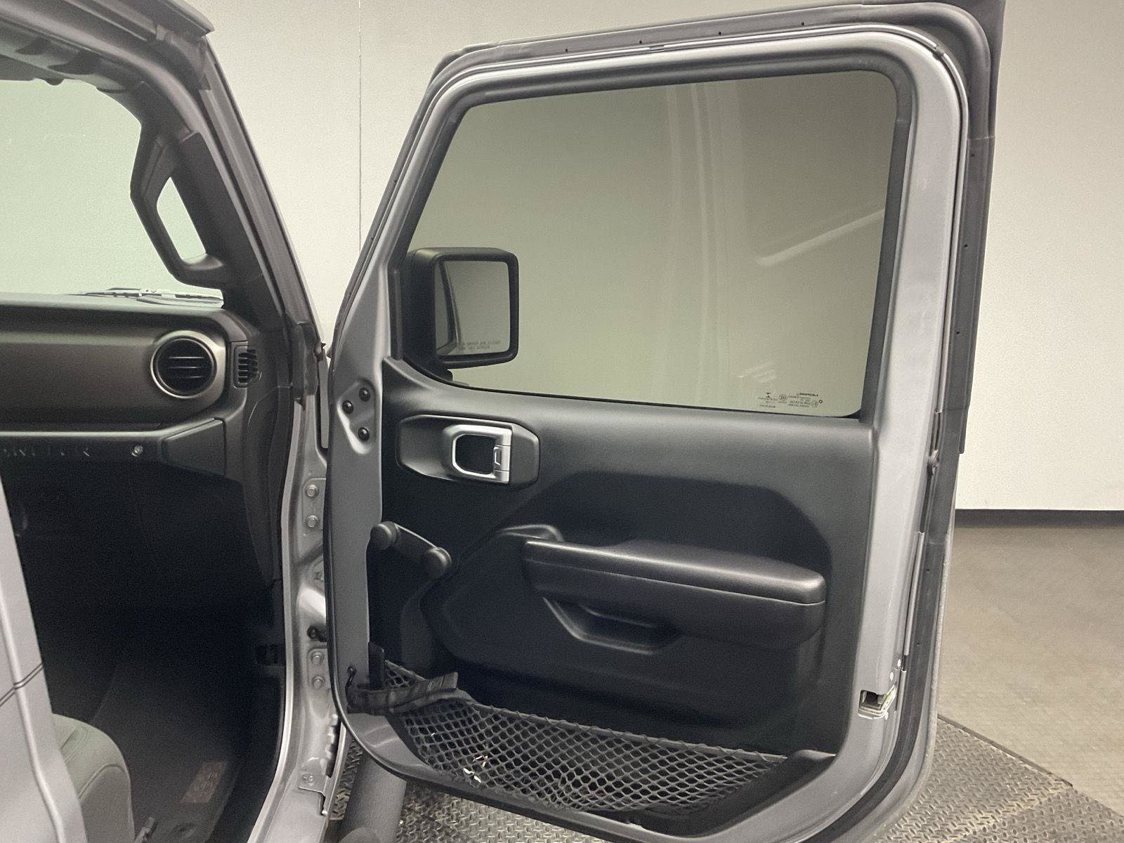 Used 2018 Jeep Wrangler Unlimited Sport AWD/4WD image 21