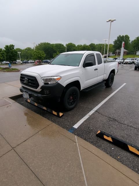 Used 2022 Toyota Tacoma SR RWD image 9