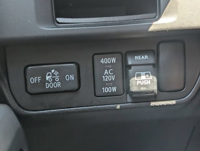 Used 2017 Toyota Tacoma TRD Sport w/ Tow Package RWD image 13