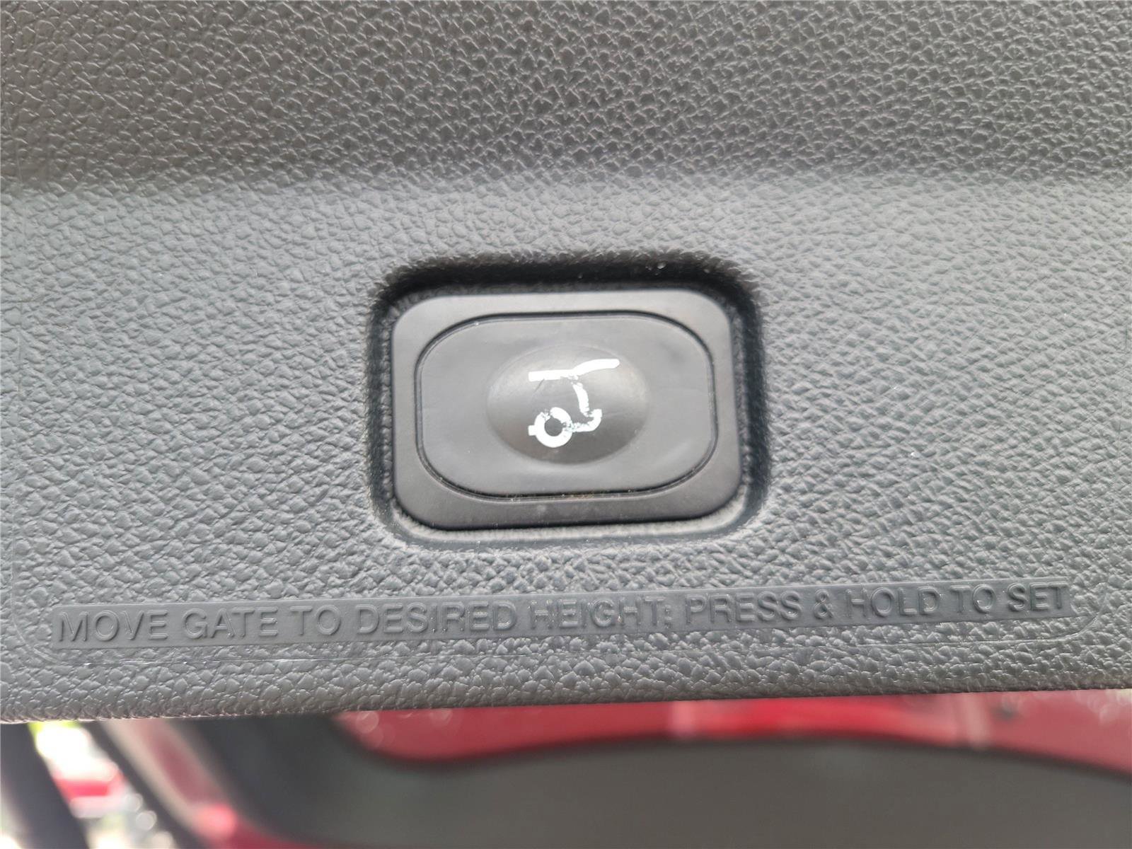 Used 2019 Ford Explorer XLT w/ Equipment Group 202A image 10