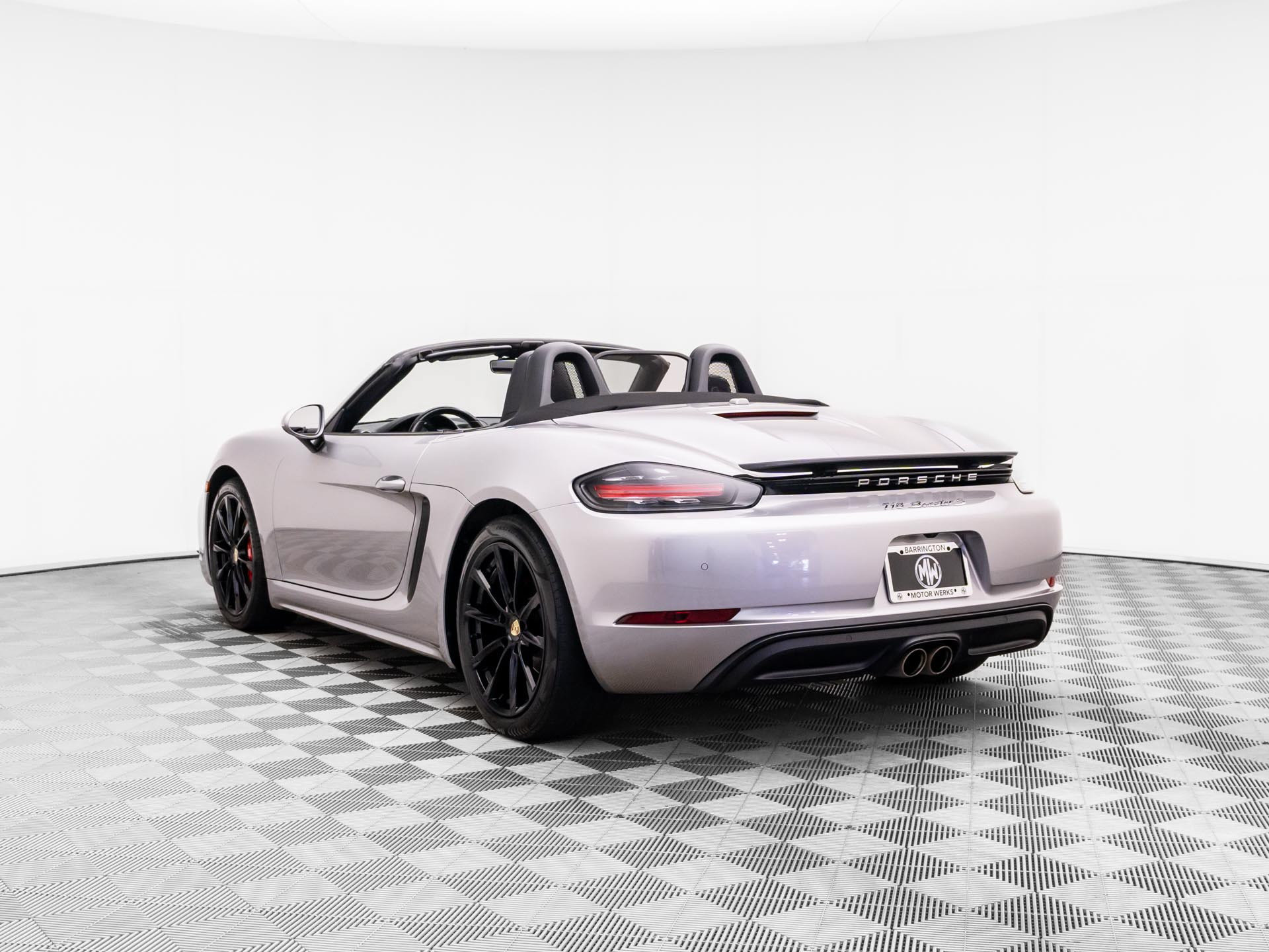 Used 2017 Porsche 718 Boxster S RWD image 3