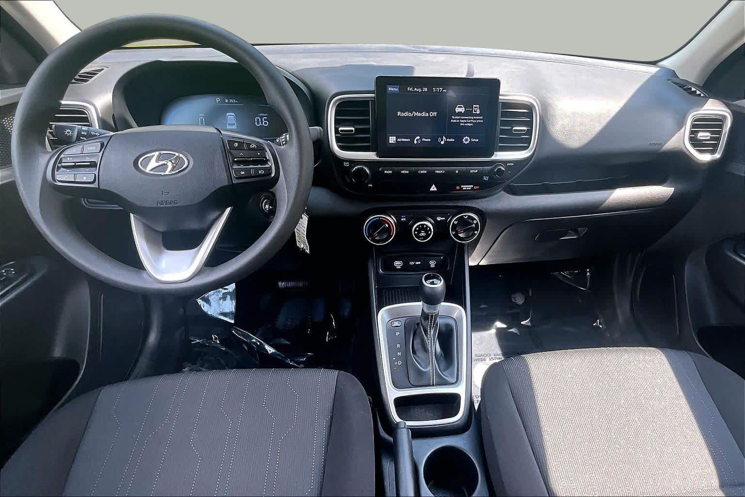 Used 2025 Hyundai Venue SE FWD image 16
