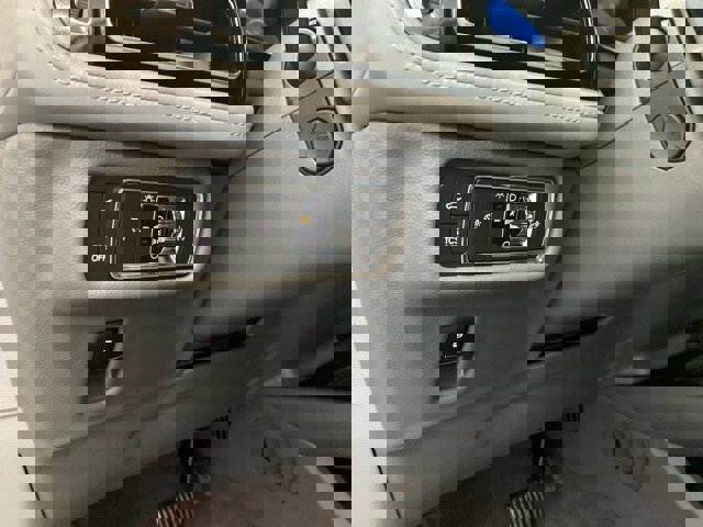 Used 2021 Lincoln Nautilus Reserve w/ Equipment Group 201A image 17