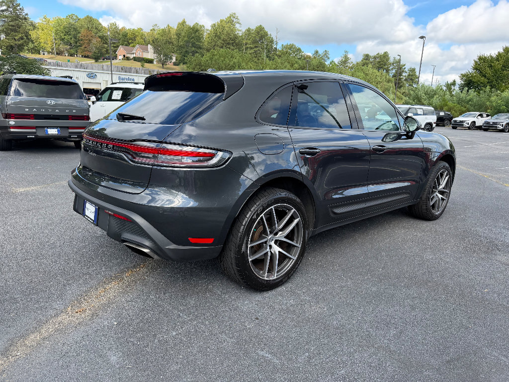 Used 2025 Porsche Macan Turbo AWD/4WD image 7