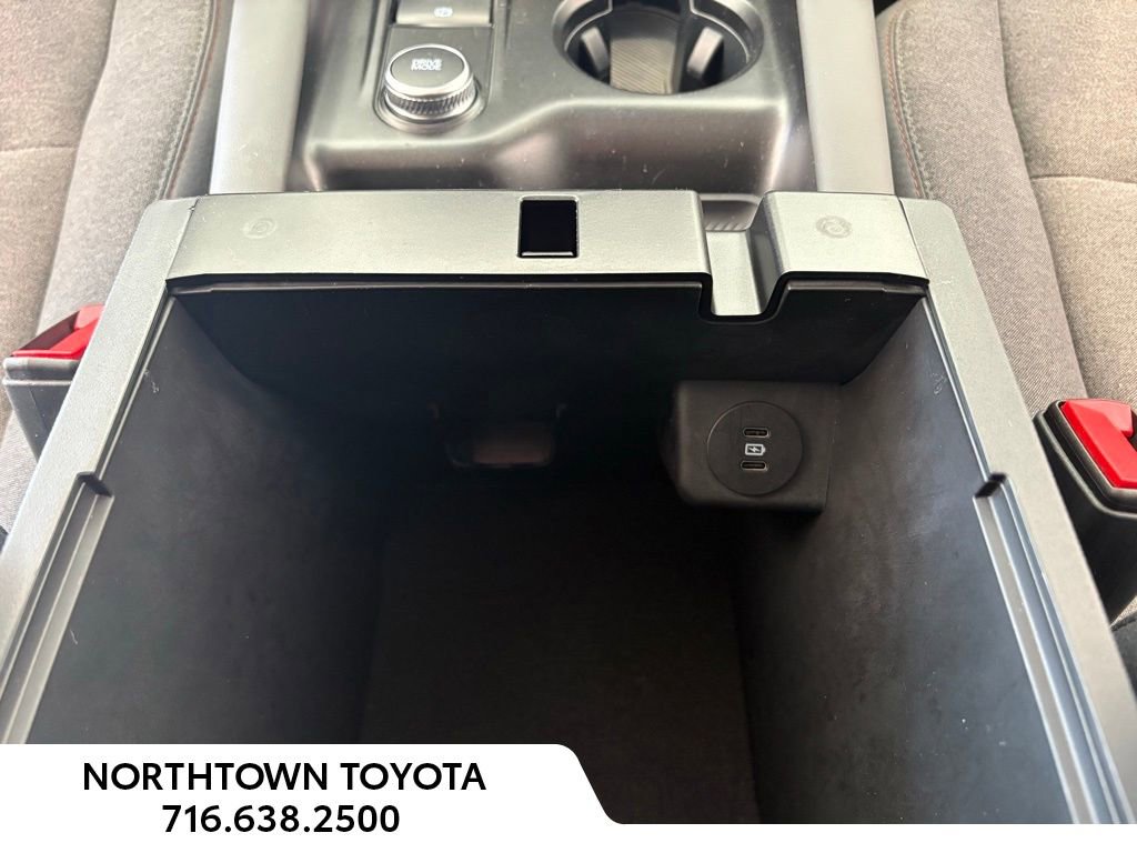 Used 2025 Ford Explorer Active image 13