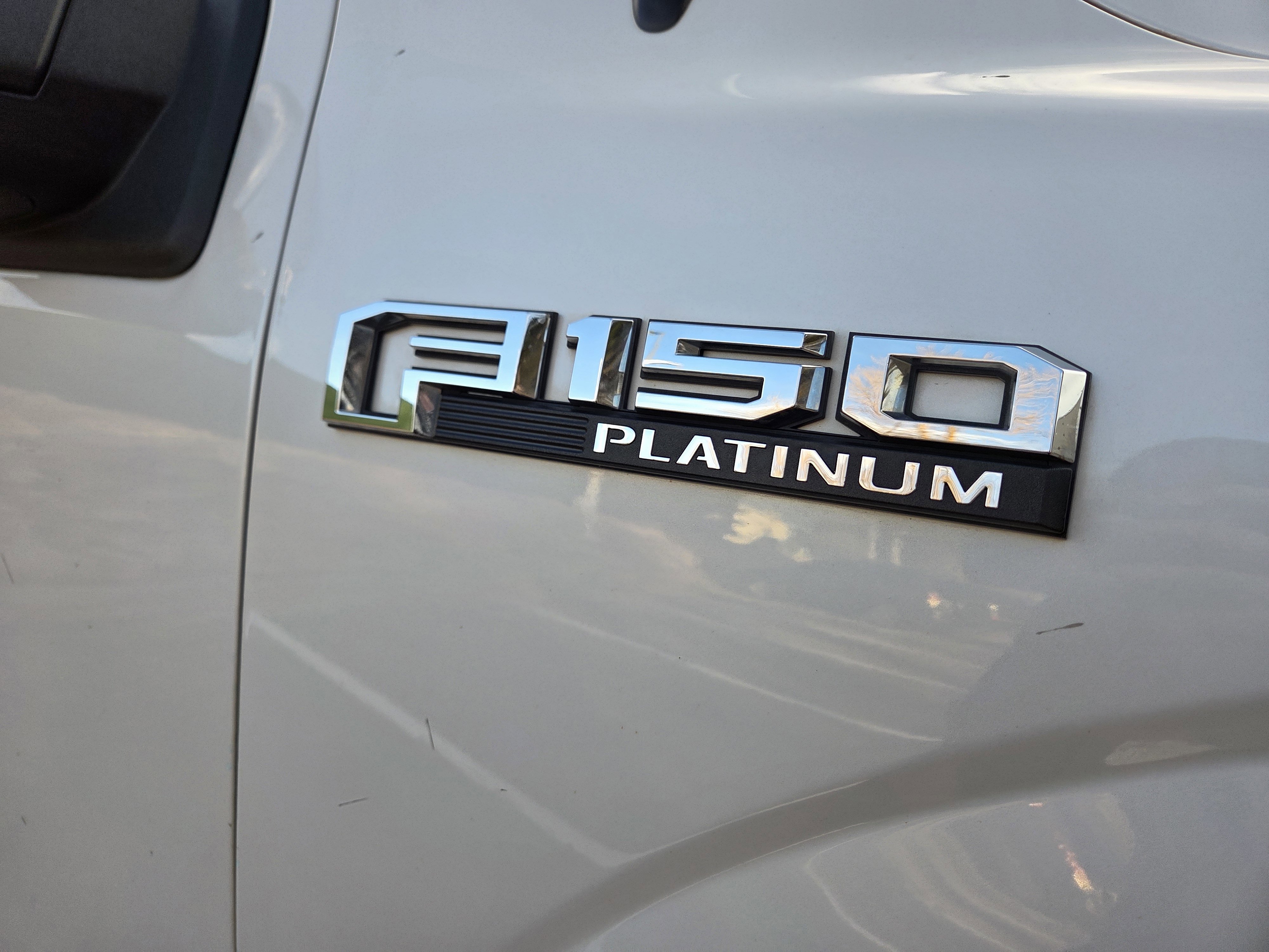 Used 2016 Ford F150 Platinum w/ Equipment Group 701A Luxury image 14