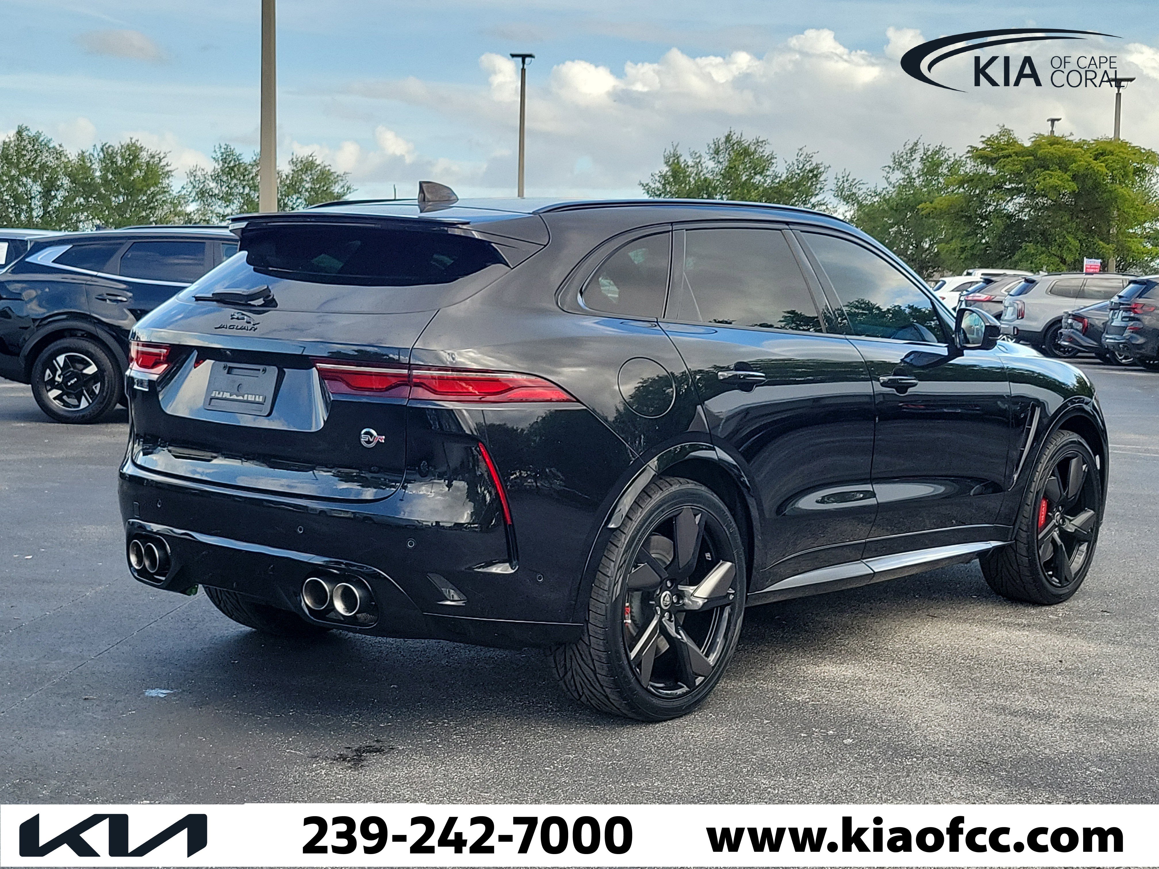 Used 2024 Jaguar F-PACE SVR image 6
