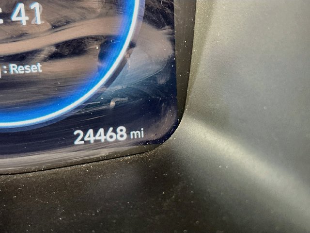 Used 2023 Hyundai Santa Fe Limited AWD/4WD image 17