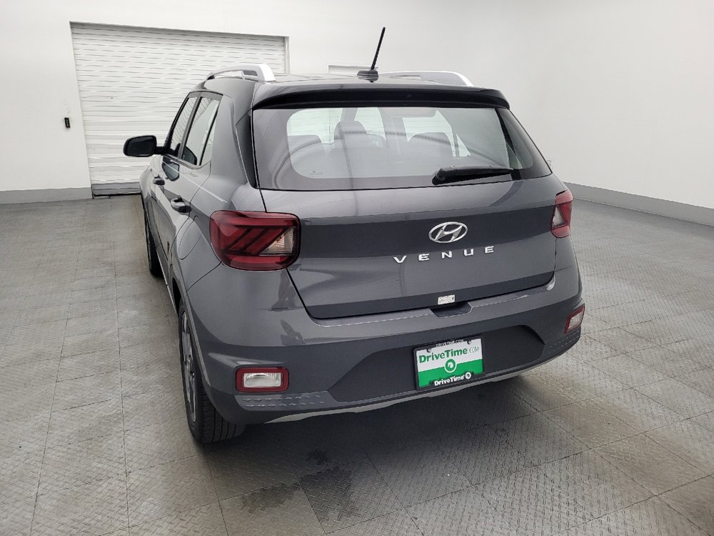 Used 2025 Hyundai Venue Limited image 6