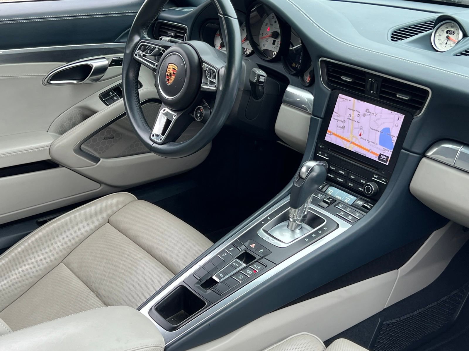 Certified 2019 Porsche 911 Targa 4 AWD/4WD image 18