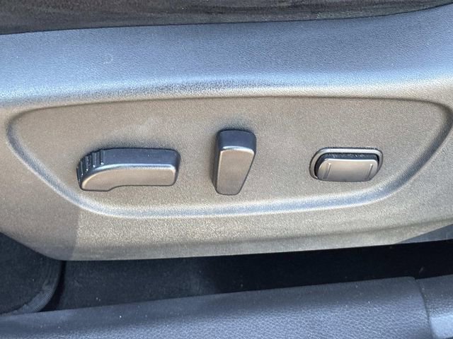 Used 2015 Nissan Rogue SV image 28