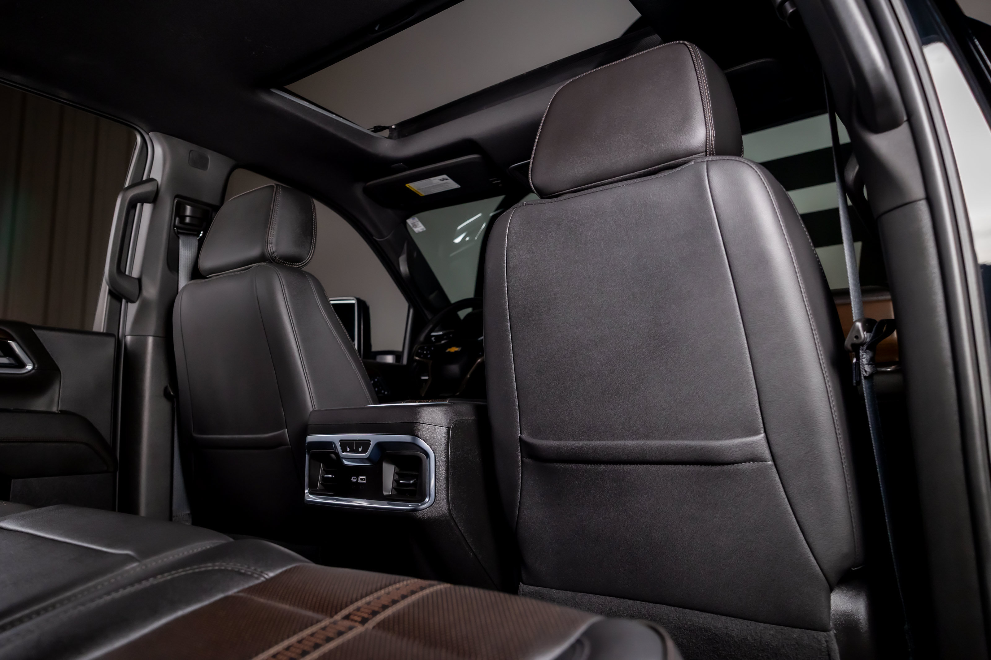 Used 2024 Chevrolet Silverado 2500 High Country w/ High Country Premium Package AWD/4WD image 24