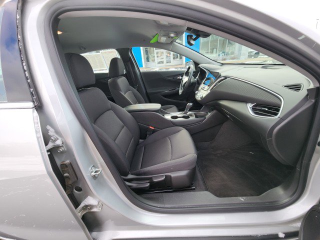 Used 2016 Chevrolet Malibu LT w/ Driver Confidence Package image 12