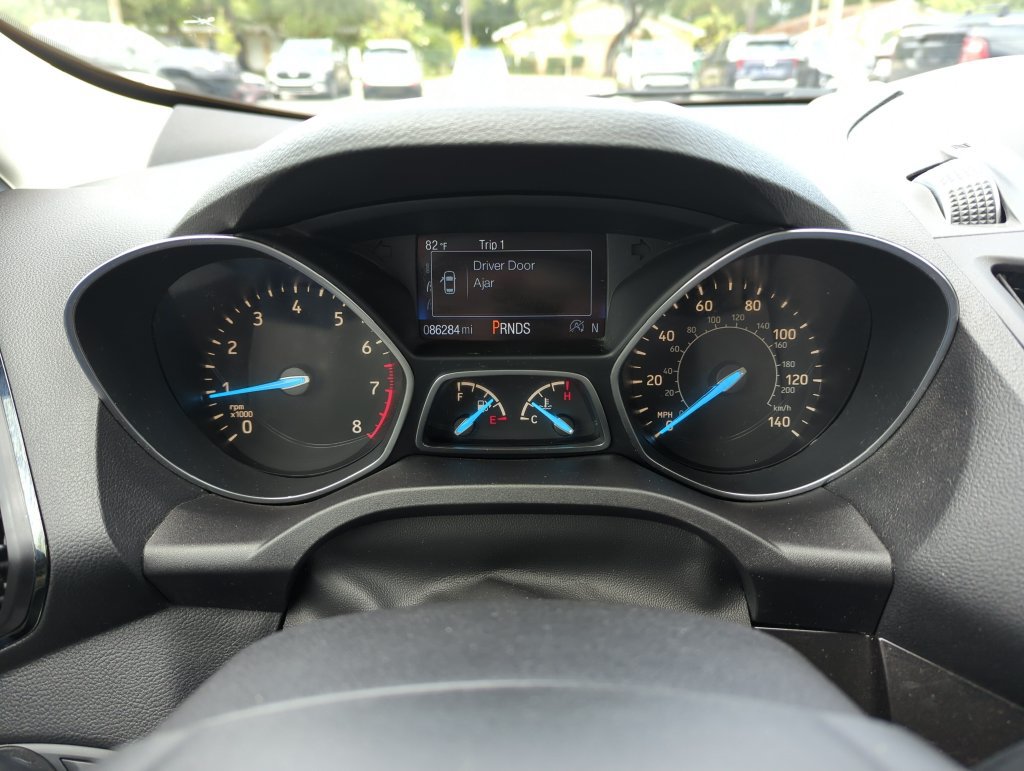 Used 2019 Ford Escape Titanium AWD/4WD image 38