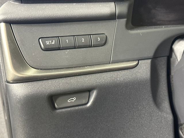 Used 2023 Lexus RZ 450e Premium image 19