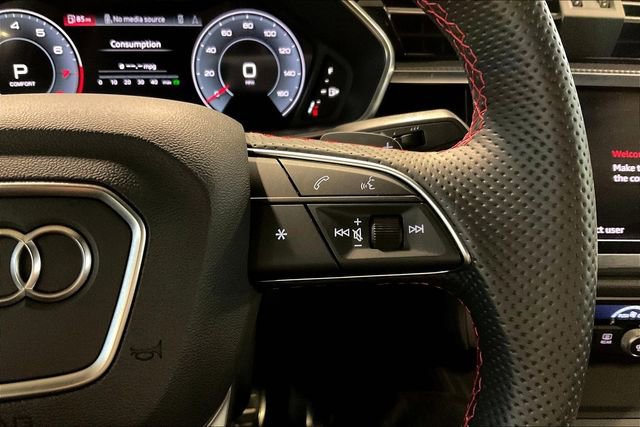 Certified 2025 Audi Q3 2.0T Premium Plus w/ Premium Plus Package AWD/4WD image 19