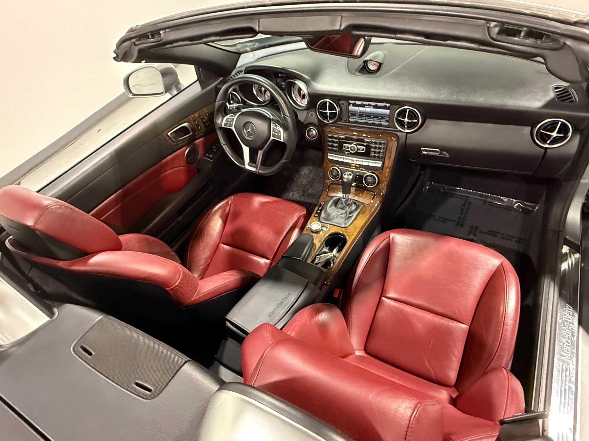 Used 2015 Mercedes-Benz SLK 350 image 44