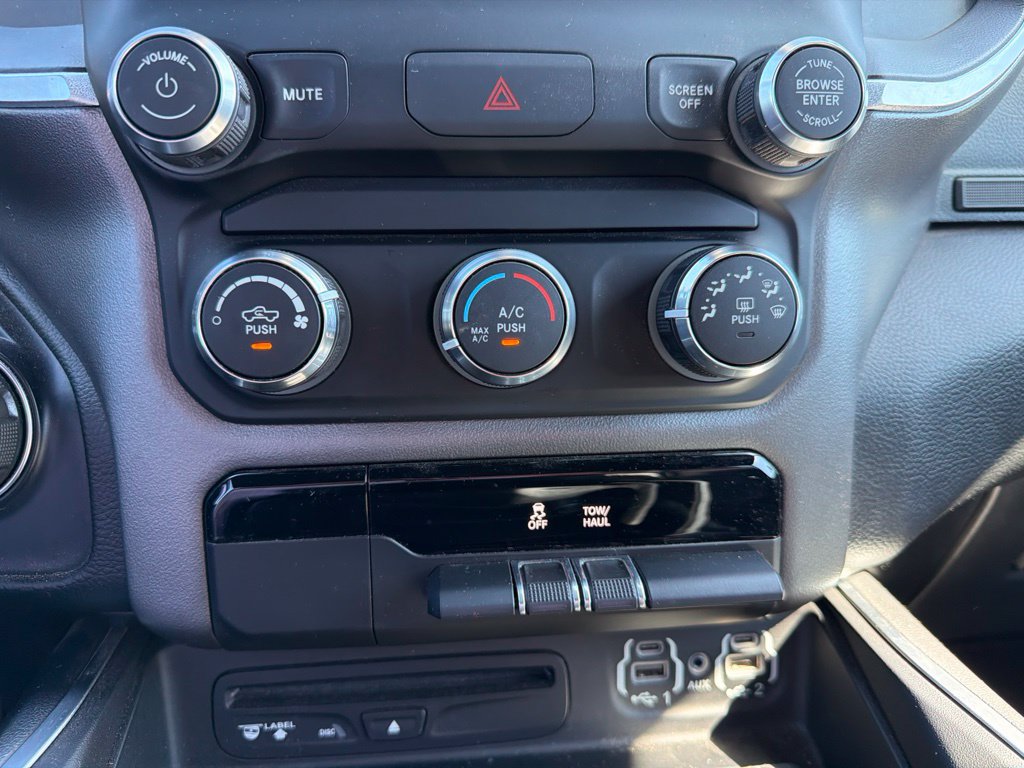 Used 2019 RAM 1500 Big Horn RWD image 3
