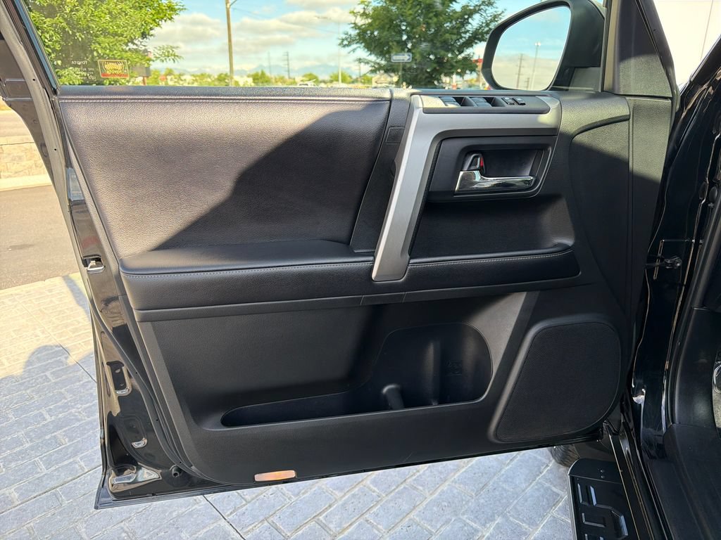 Used 2018 Toyota 4Runner SR5 Premium AWD/4WD image 10