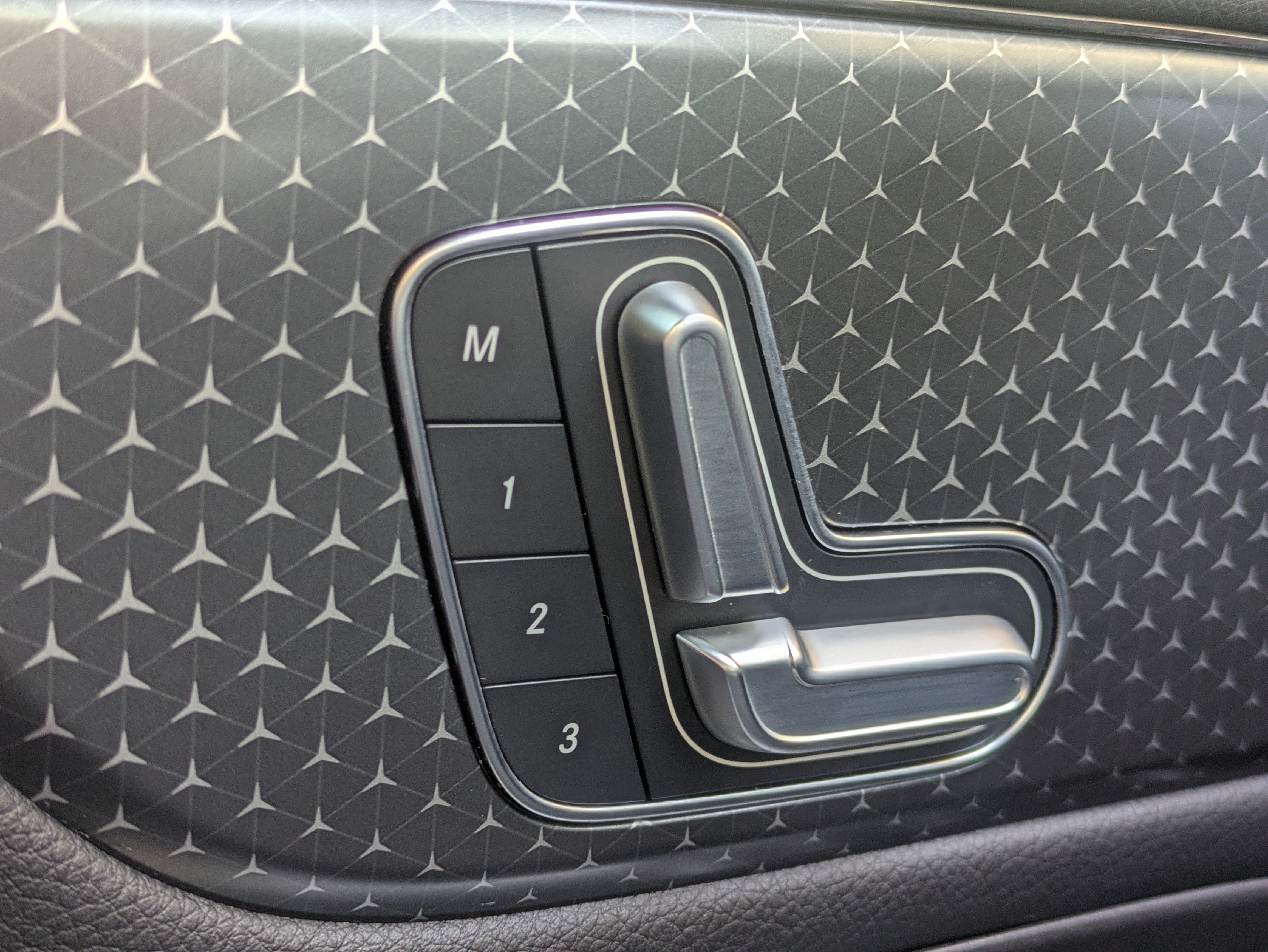 Certified 2025 Mercedes-Benz GLB 250 image 29
