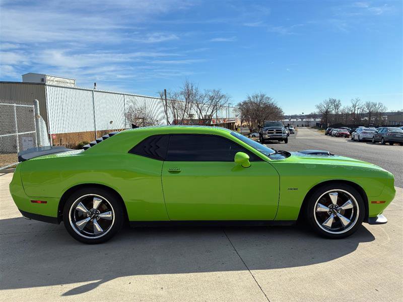 Used 2015 Dodge Challenger R/T image 2