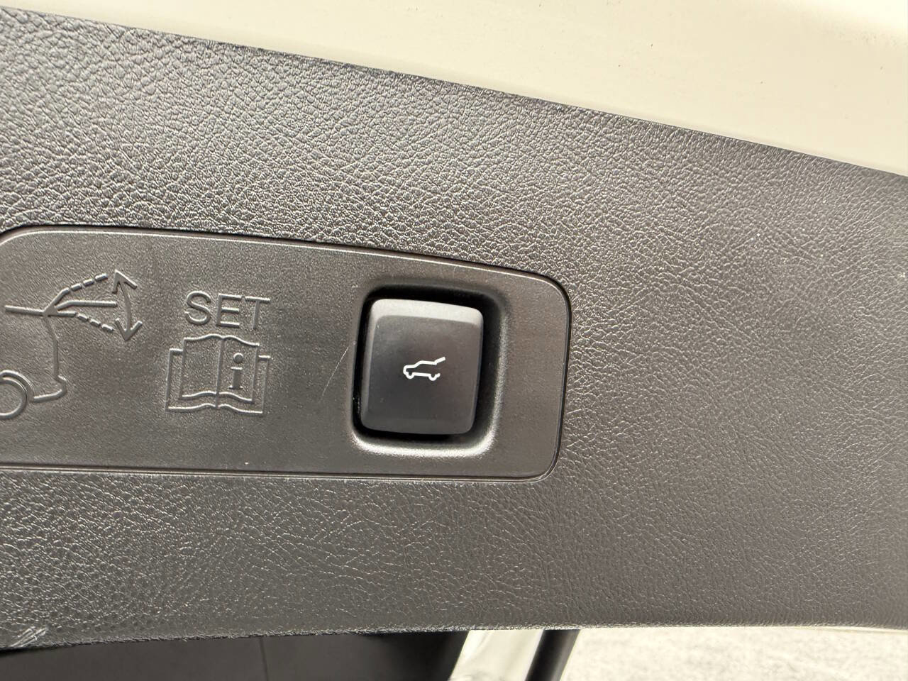 Used 2022 Lincoln Corsair AWD w/ Premium Package image 10