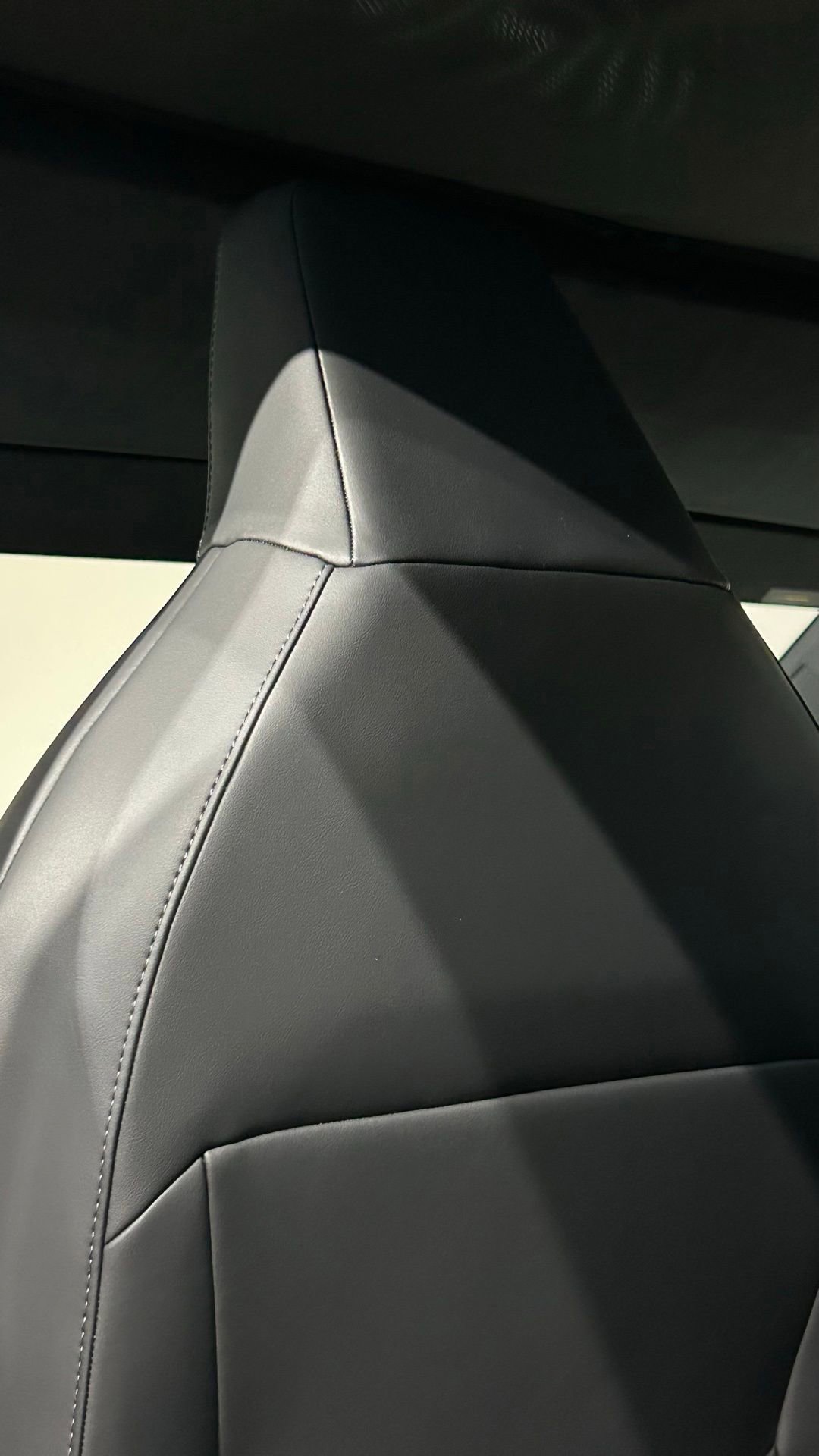 Used 2024 Tesla Cybertruck AWD Crew Cab image 50