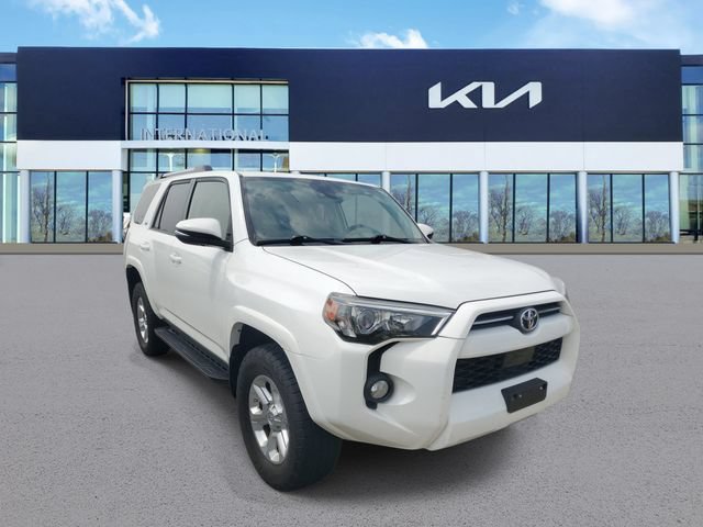 Used 2020 Toyota 4Runner SR5 Premium w/ Moonroof Package AWD/4WD image 2