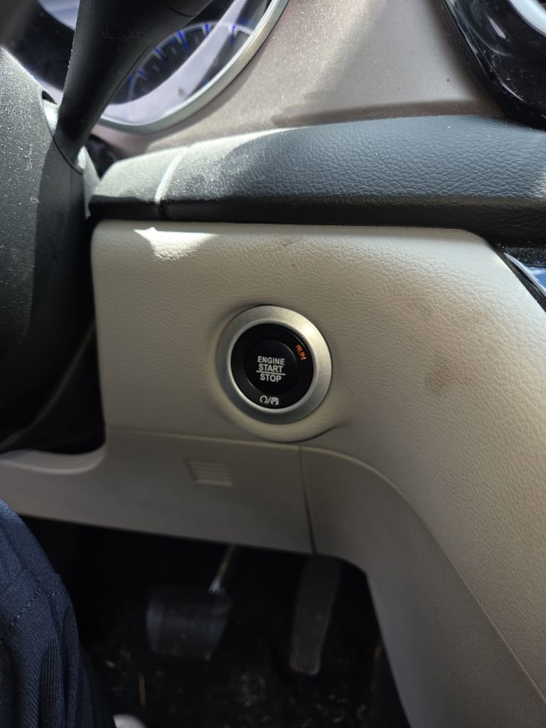 Used 2019 Chrysler Pacifica Touring Plus w/ Tire & Wheel Group FWD image 20