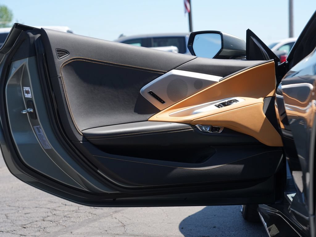 Used 2022 Chevrolet Corvette Stingray Preferred Cpe w/ Z51 Performance Package RWD image 20