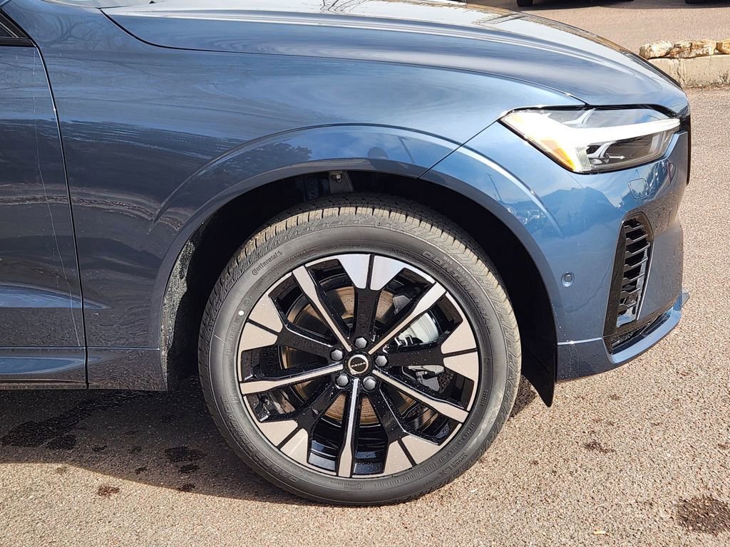 New 2026 Volvo XC60 T8 Plus w/ Protection Package Premier image 28