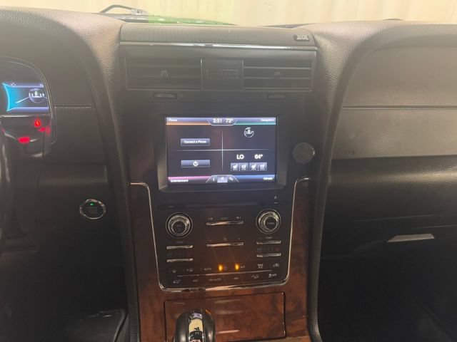 Used 2015 Lincoln Navigator 4WD image 23
