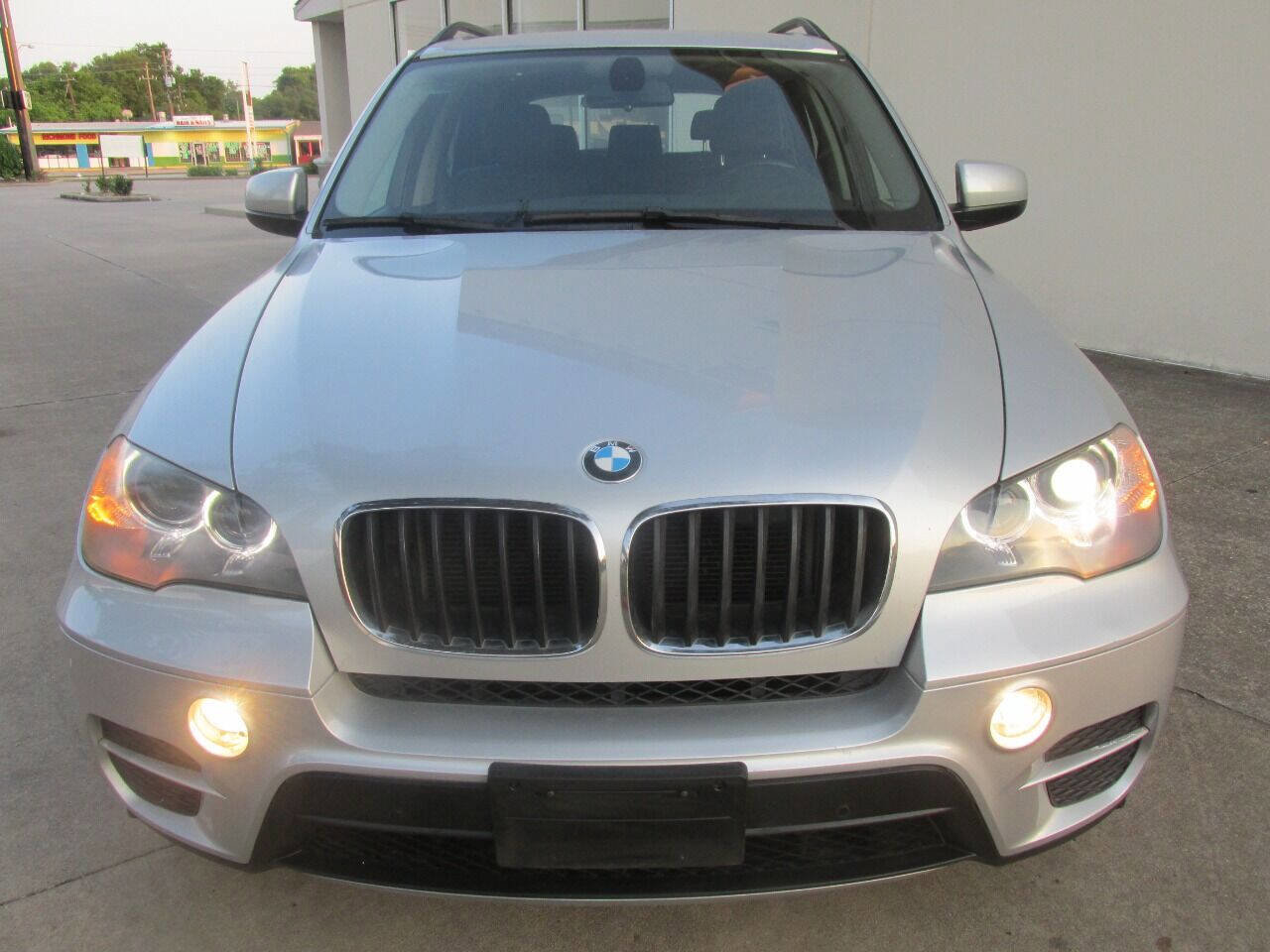 Used 2012 BMW X5 xDrive35i image 4
